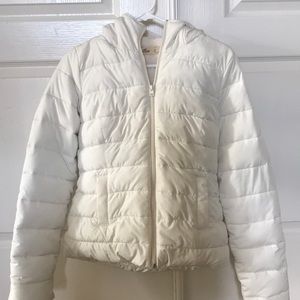 Hollister S white puffy jacket